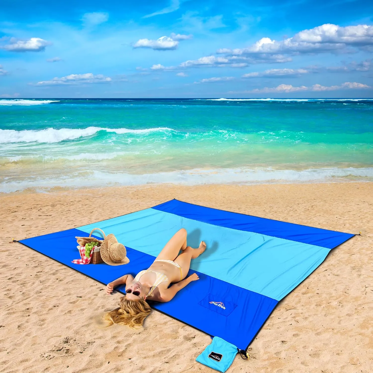 Beach Blanket Sandproof, Extra Large Beach Mat, Sand Free Mat Quick Drying, Lightweight, Soft & Durable Mat for Beach, Yard (Blue & Sky Blue, 6.6 x 6.6 FT (14 Person))